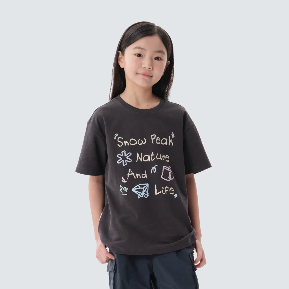 Детская футболка с графическим рисунком Sorona Doodle угольного цвета от Snowpeak Apparel Kids