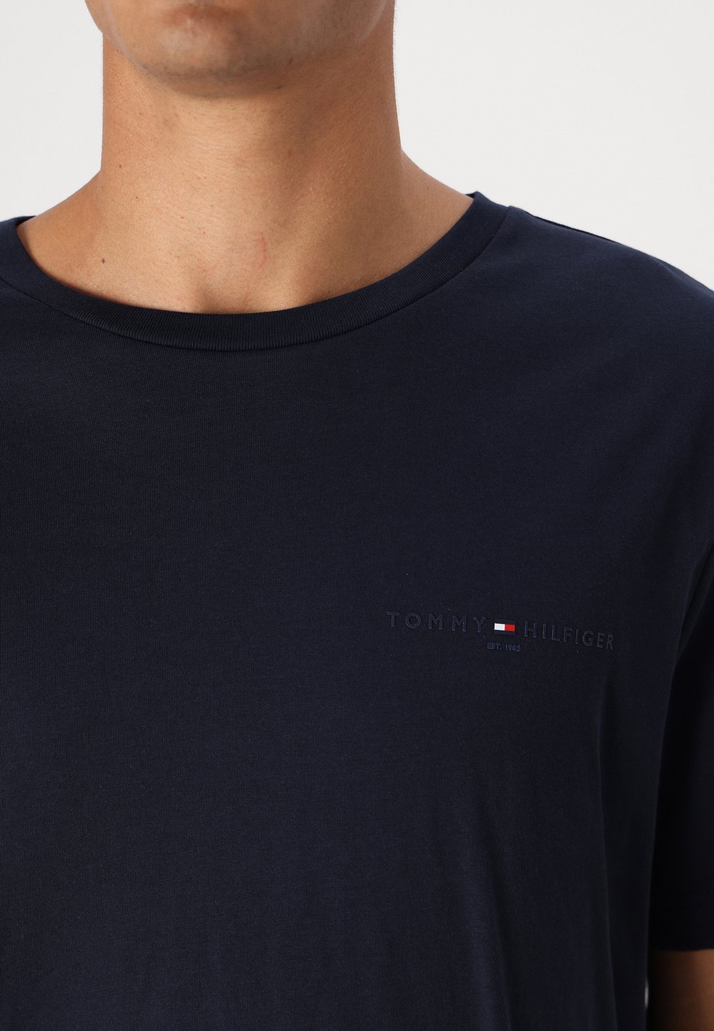 

Базовая футболка TONAL TEE Tommy Hilfiger, темно-синий