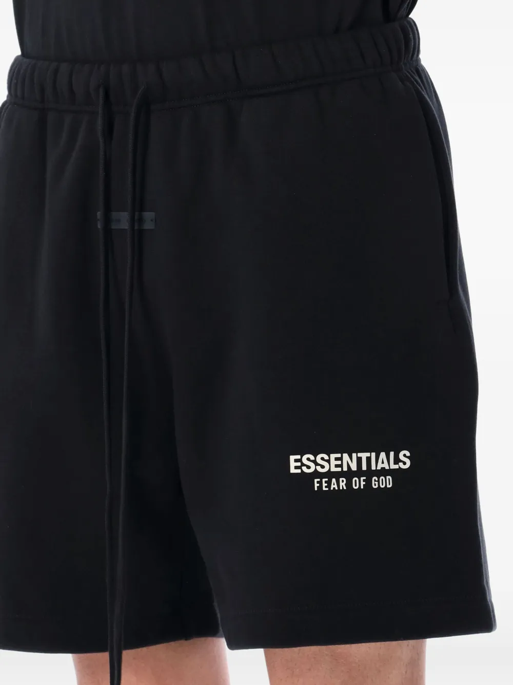 Флисовые спортивные шорты FEAR OF GOD ESSENTIALS, черный — фото 3