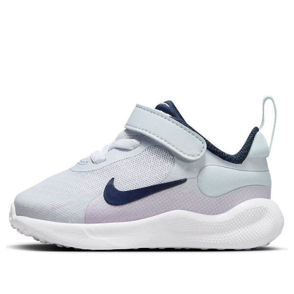 

Революция кроссовок 7 Nike, серый