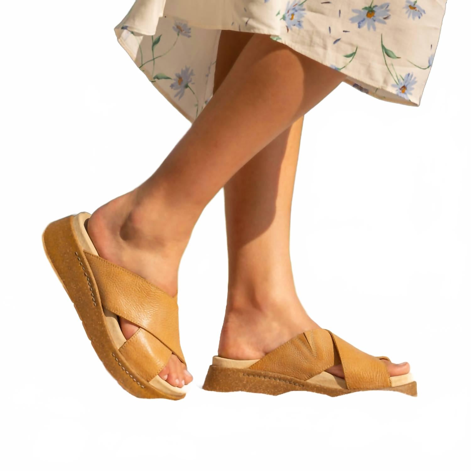 Women's Bridget Cross-Band Slide Sandal In Honey Dansko, Honey — фото 2