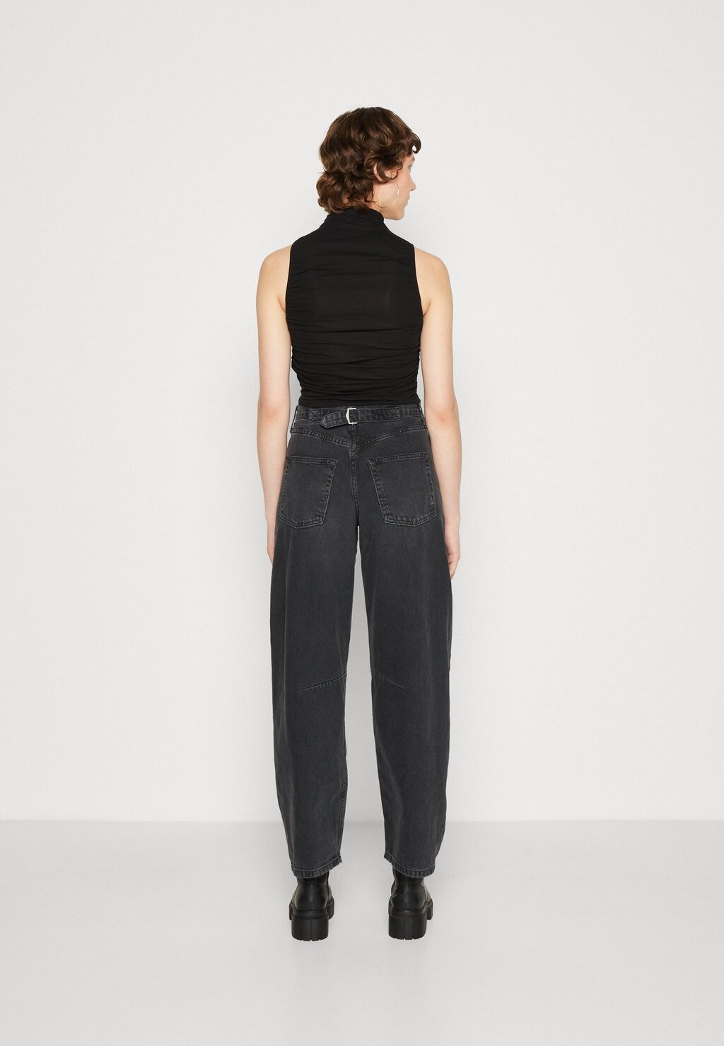 

Топ RUCHED HIGH NECK BDG Urban Outfitters, черный