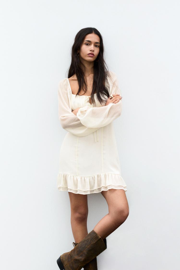 

Короткое платье с оборками Pull And Bear, белый