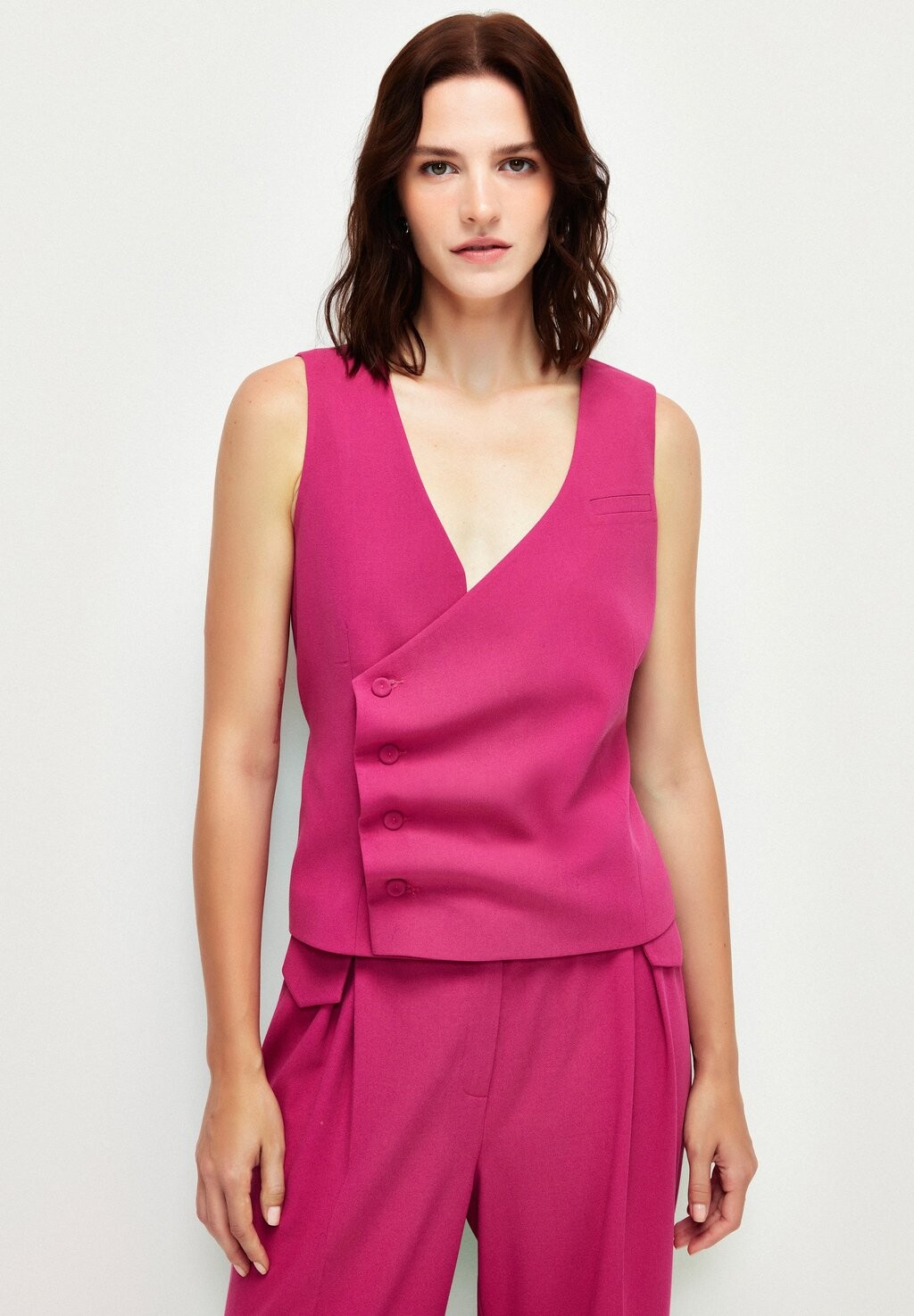 

Жилет adL, цвет fuschia