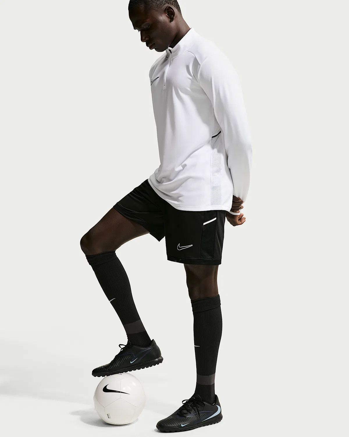 Мужские футбольные шорты Nike Dri-FIT Academy, Black/Black/White — фото 4