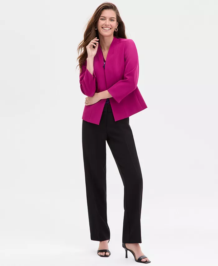 

Женский топ с рисунком «гусиная лапка» и рукавами-крылышками, воротником-хомут, жакет на одной пуговице с разрезами на рукавах и прямыми брюками с гульфиком спереди Kasper, белый