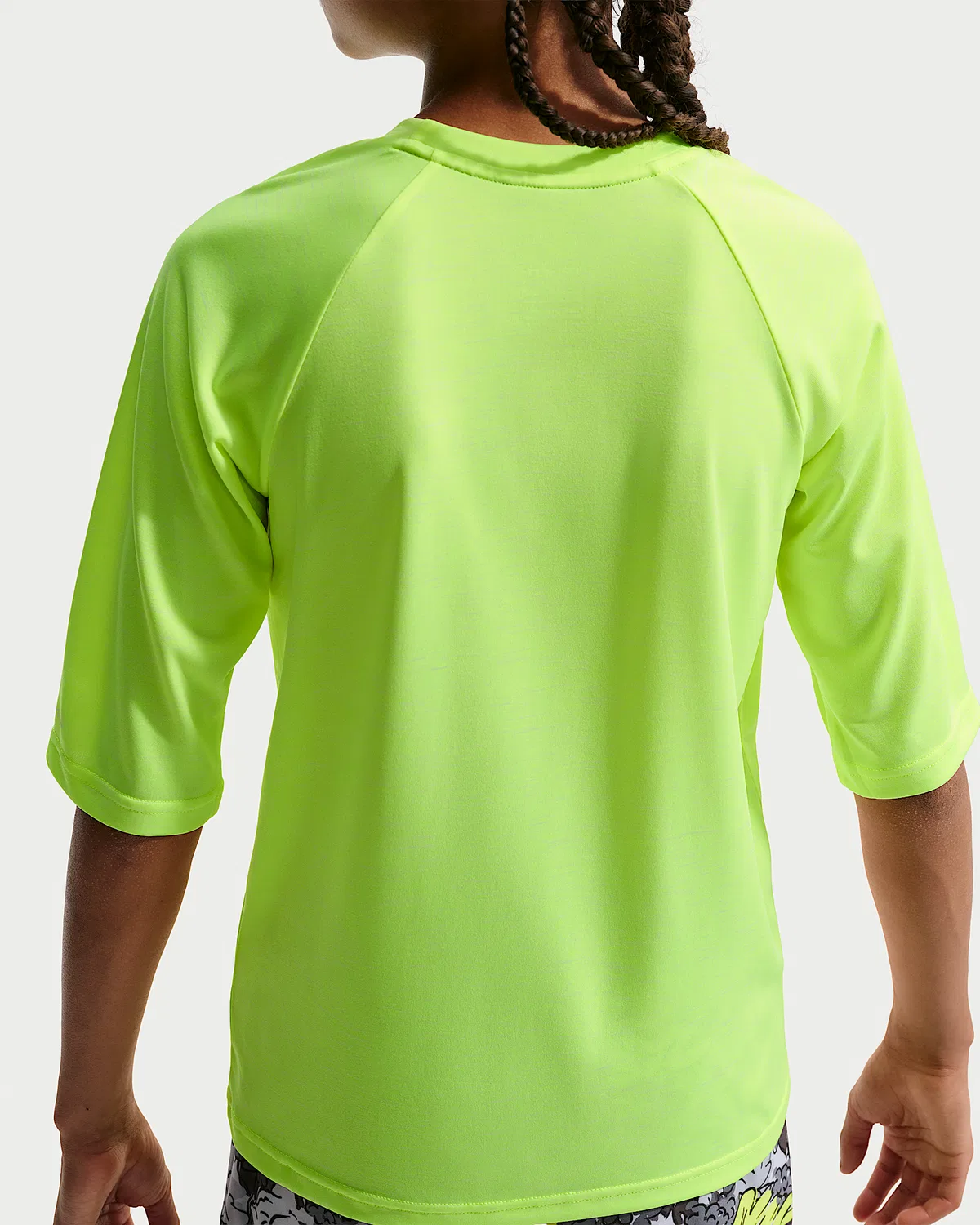 Детская футболка Nike Swim Hydroguard Essential Dri-FIT UV с коротким рукавом, Volt — фото 2