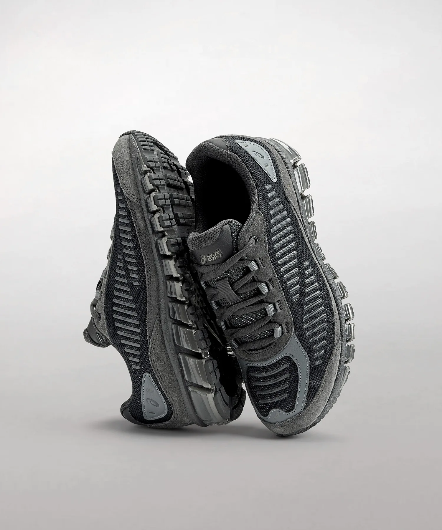 Унисекс кроссовки с 360GEL ASICS GEL-QUANTUM 360 I AMP чёрные с серым