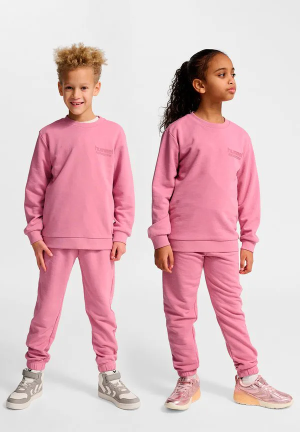 Базовый спортивный костюм для младшей группы Hummel, Polignac