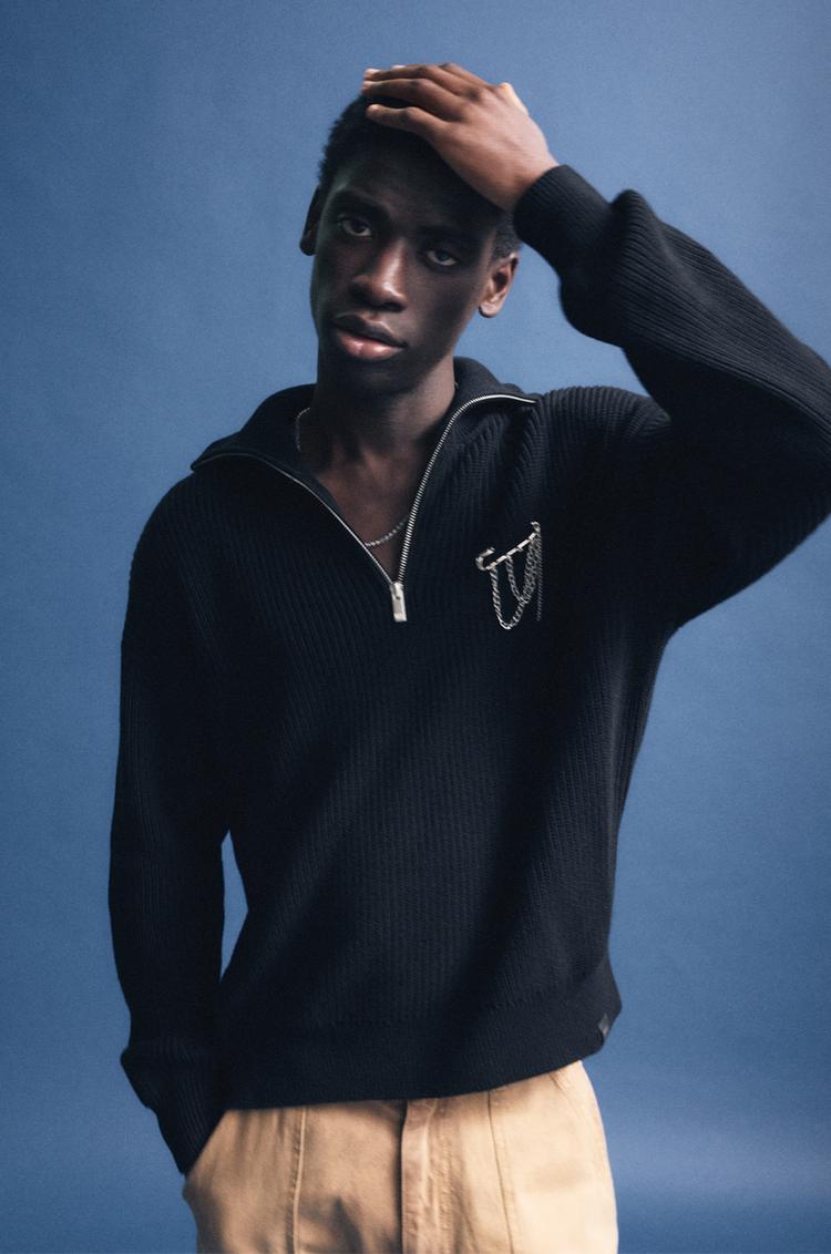 

Джемпер с застежкой-молнией на вороте Pull And Bear, черный