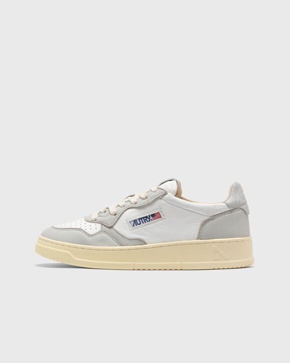 

Кроссовки Autry Action Shoes Wmns Medalist Low, цвет goat/wash wht/vapor