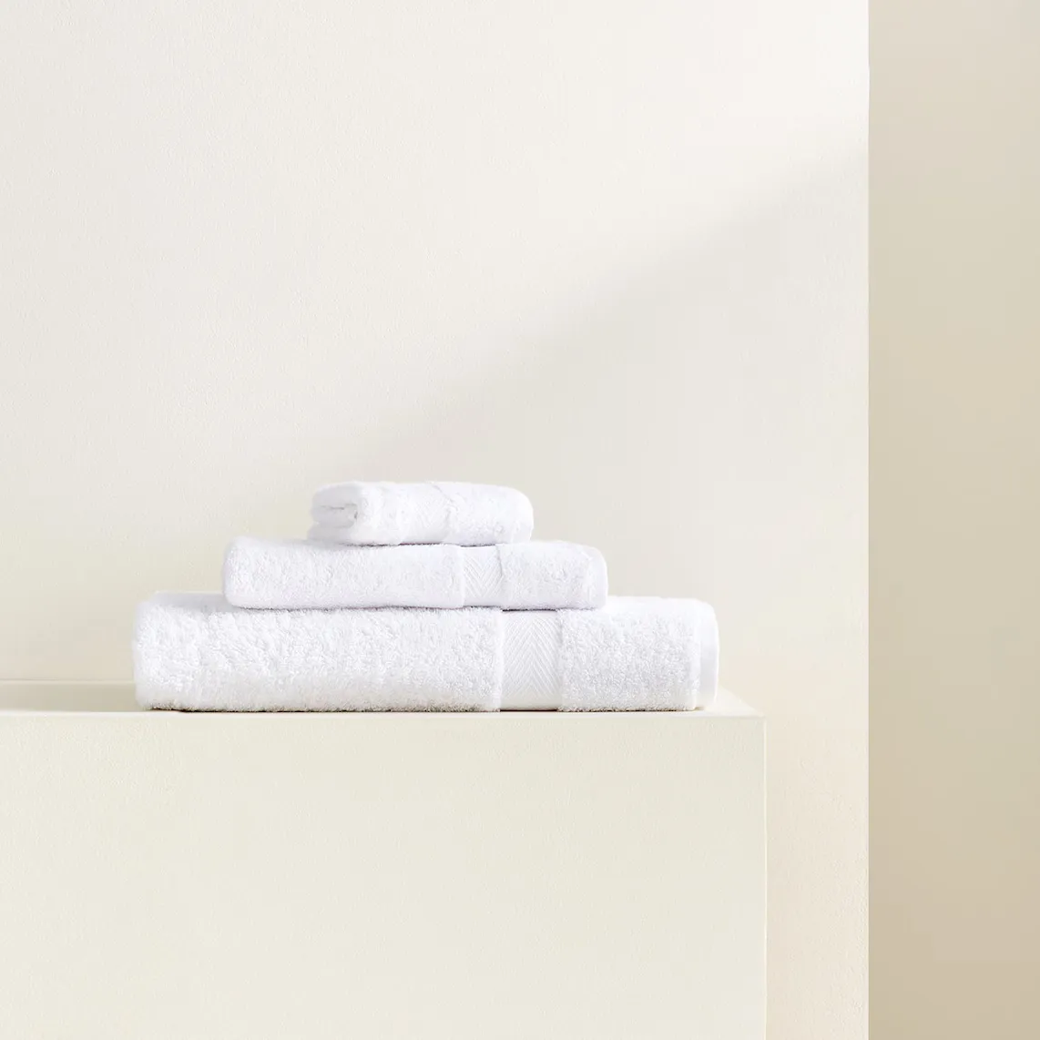 

Хлопковое банное полотенце 450 гр/м2 Colors El Corte Inglés, белый