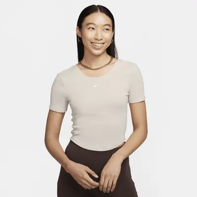 

Футболка Nike Sportswear Chill Knit, цвет Light Orewood Brown/Sail