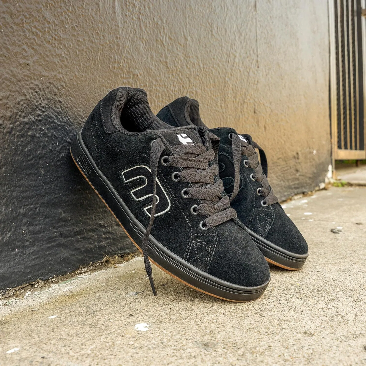 Кроссовки Etnies Callicut Heritage Skate Style с объемным дизайном, массивной подошвой в стиле 90-х, усиленной чашеобразной подошвой и амортизацией, для повседневной носки, Black White — фото 3