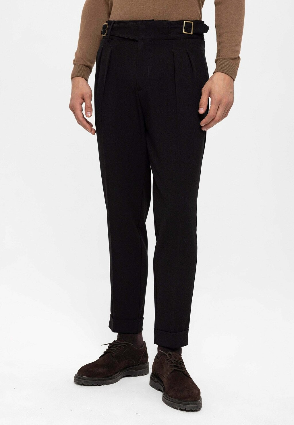

Брюки PLEATED WITH BUCKLE BELT DETAIL Antioch, цвет black