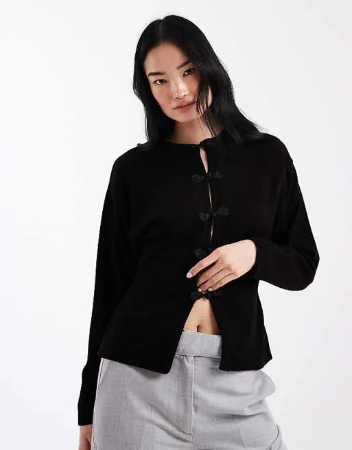 

Черный кардиган тонкой вязки с пуговицами мандаринового цвета ASOS DESIGN