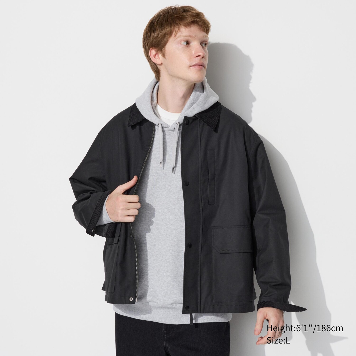 

Короткая куртка с карманами UNIQLO, черный