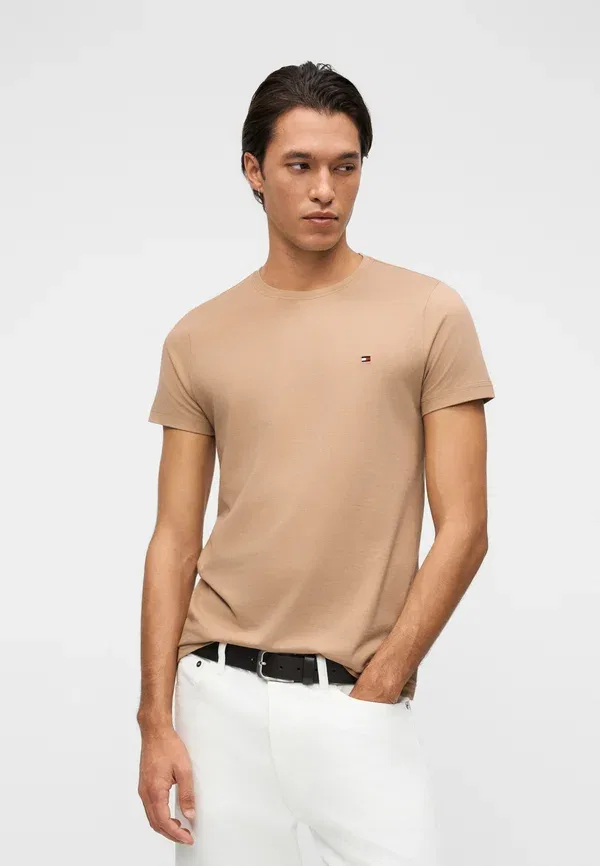 Футболка с принтом Tommy Hilfiger Slim Fit Core Essentials Basic, цвет батик хаки — фото 4
