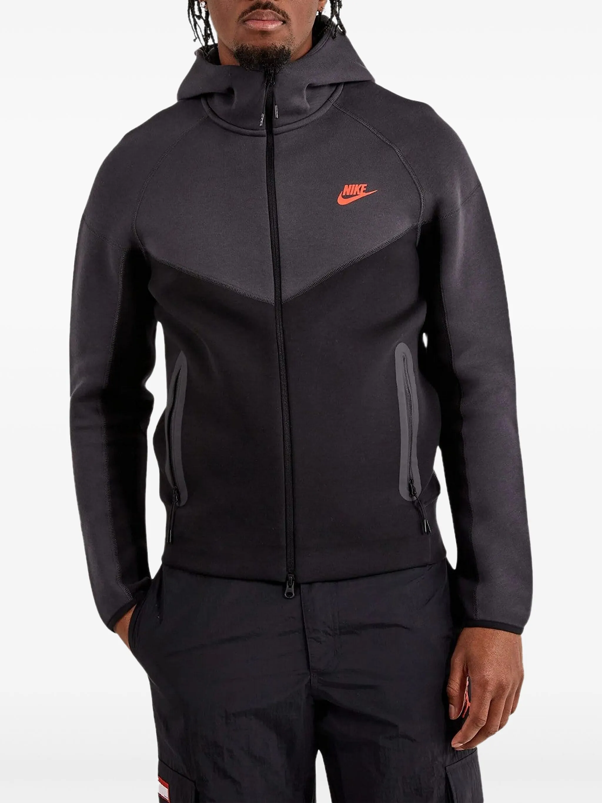 

Куртка Tech Fleece Windrunner Black/Dark Smoke Grey/Light Crimson Nike, черный