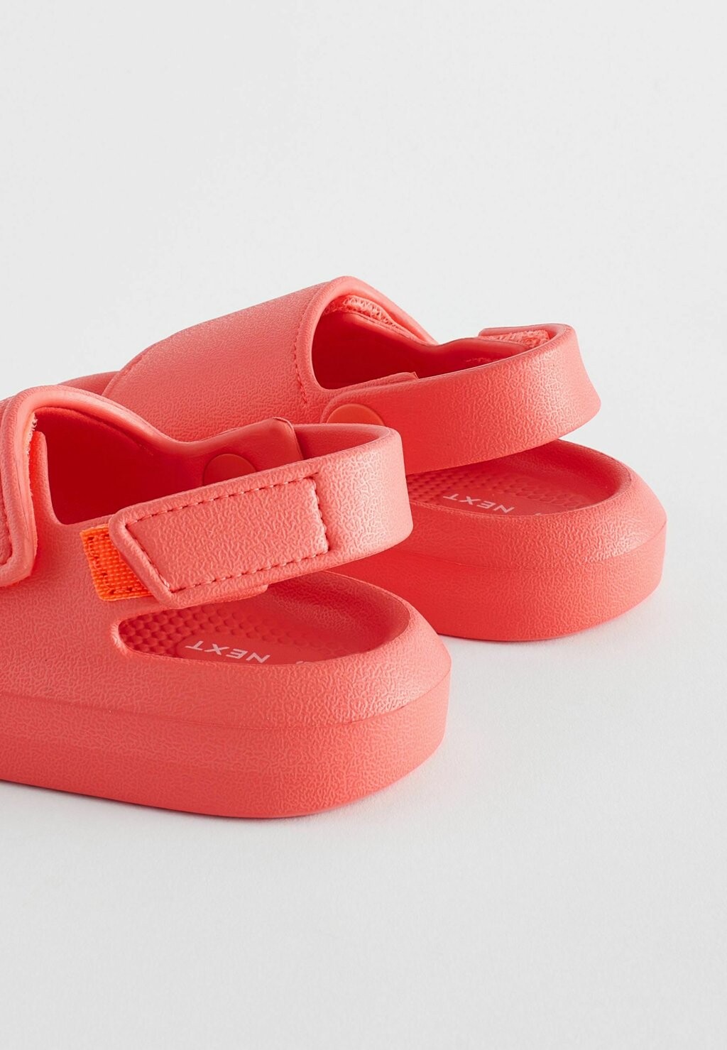 

Сандалии ADJUSTABLE REGULAR FIT Next, красный