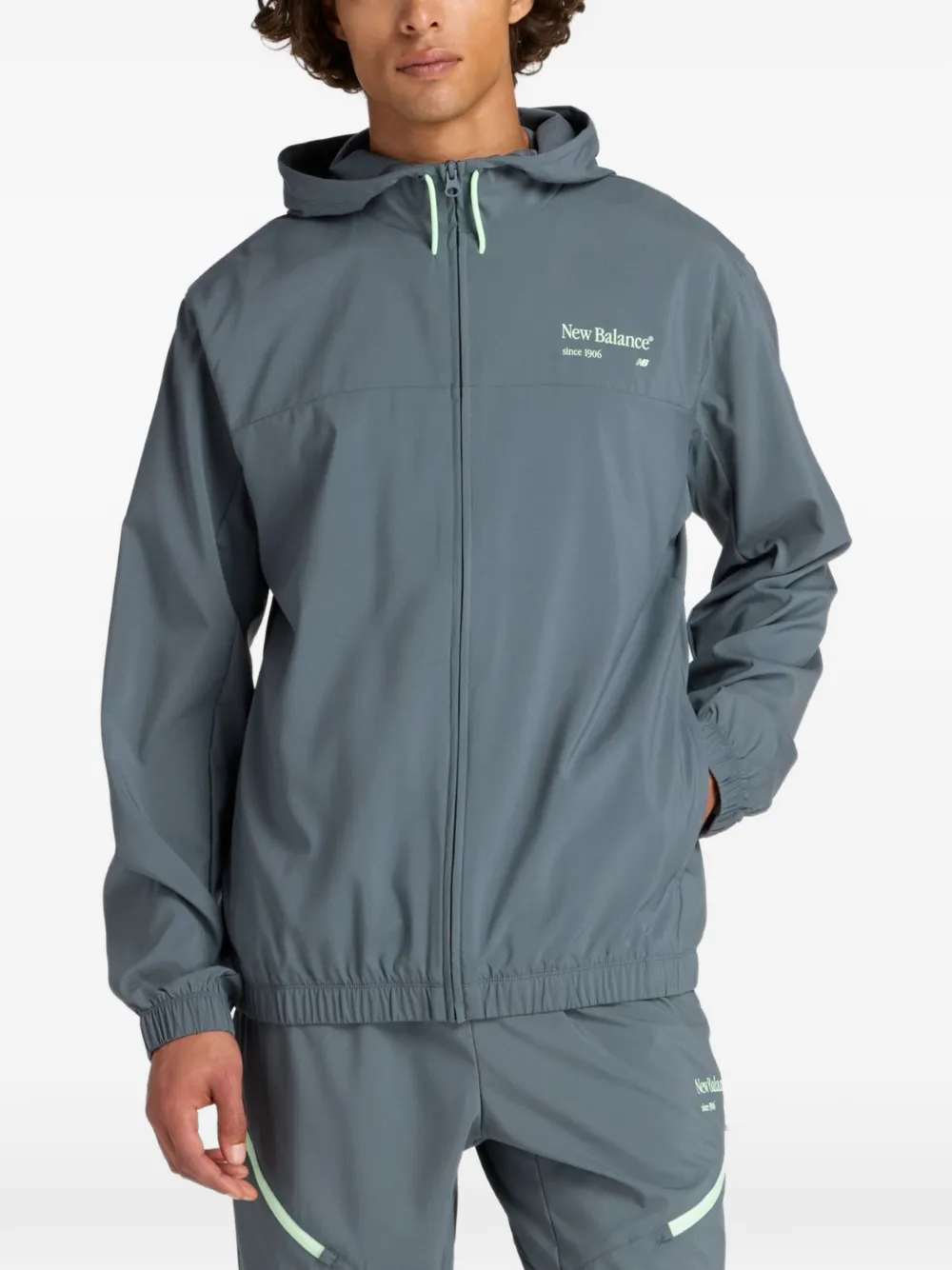 

Куртка с логотипом New Balance, серый