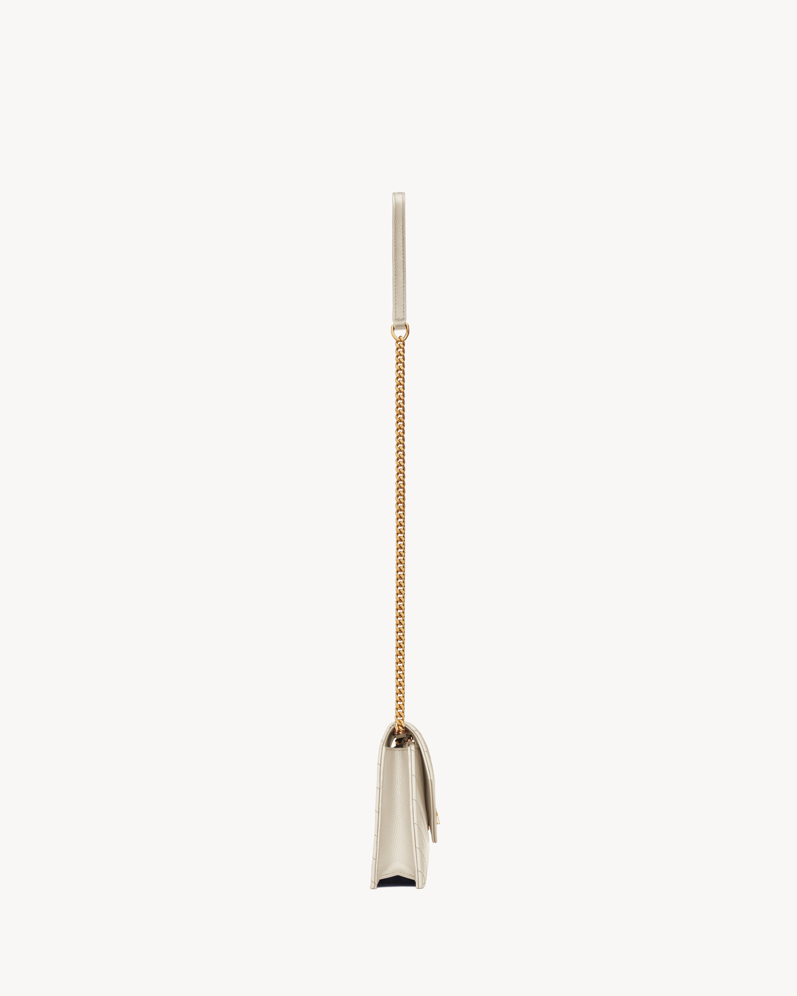 Кошелек-конверт Cassandre на цепочке из кожи Grain de Poudre Saint Laurent, белый — фото 4