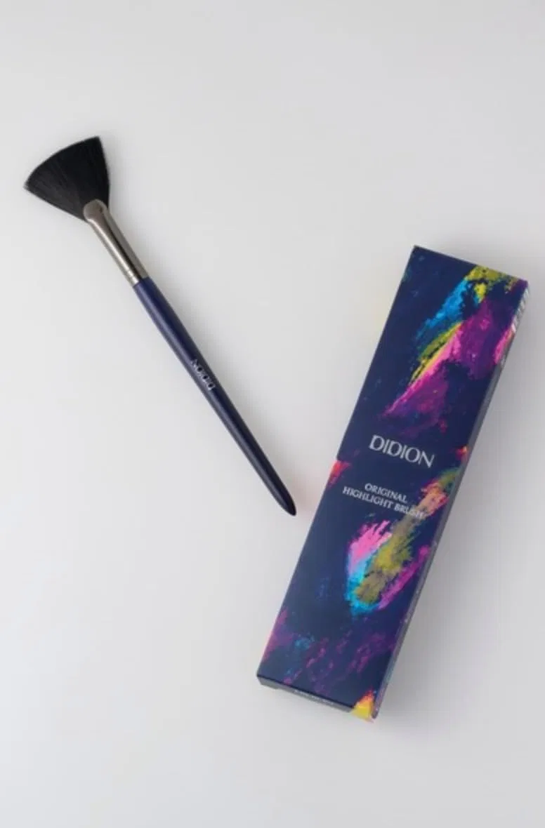 Хайлайтер Didion Glowtone Blending Light Filter Blush Multi Highlighter Palette Original Highlight Brush — фото 2