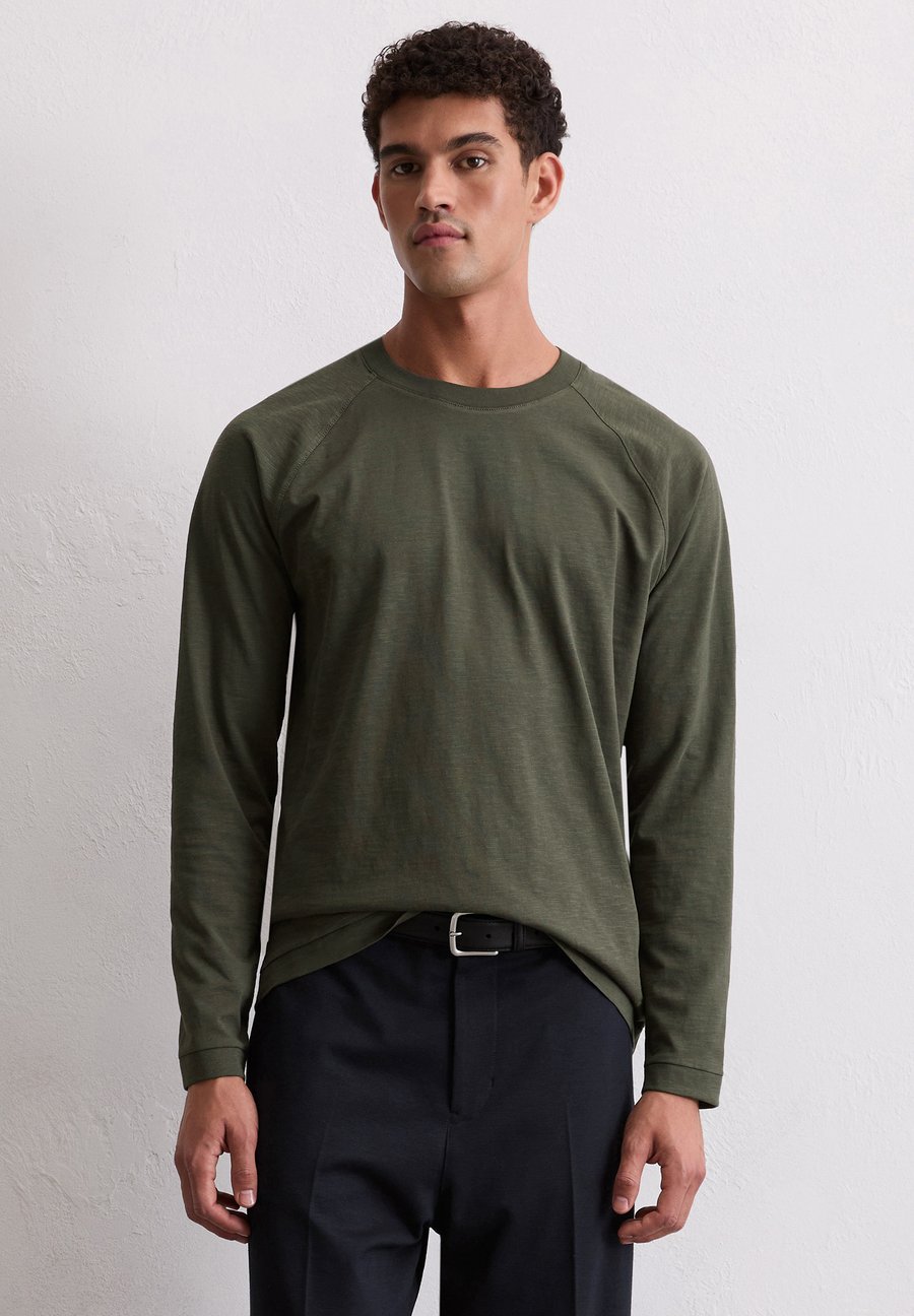 

Топ Marc O'Polo DFC LONGSLEEVE REGULAR, Copley Brown/Dark Green
