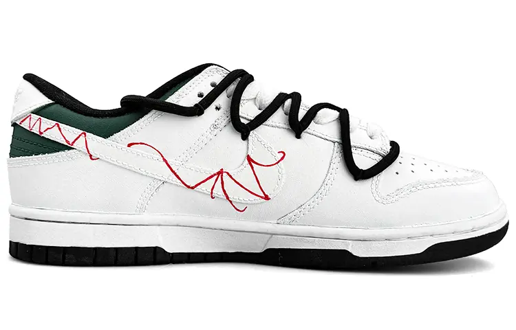 

Женские кроссовки для скейтбординга Nike Dunk, White