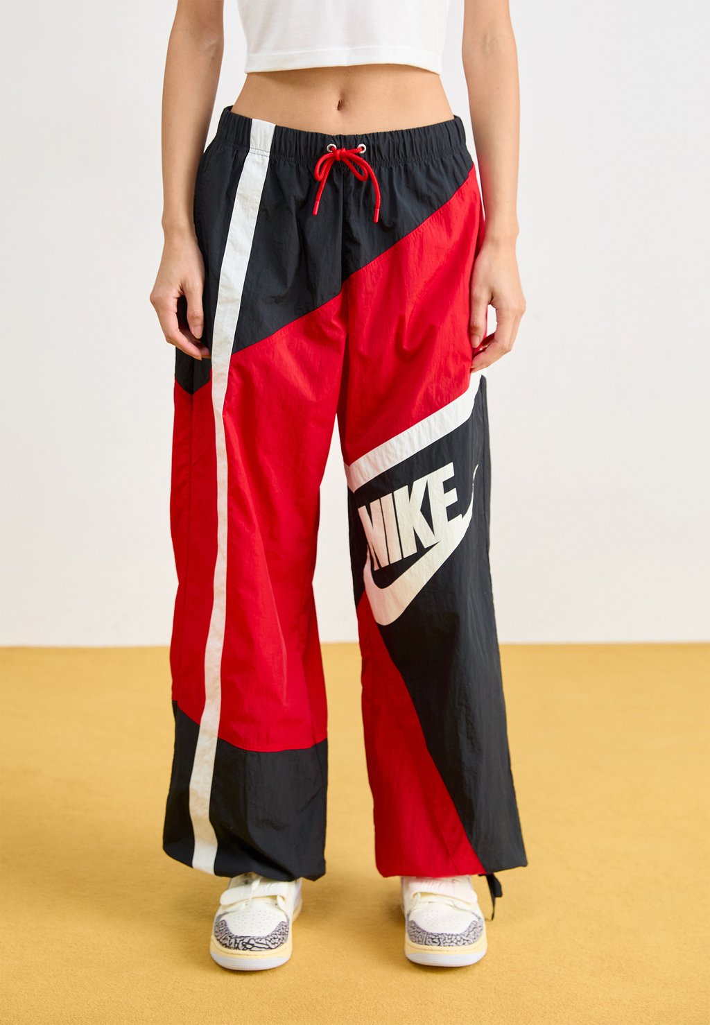 

Спортивные брюки STREET PANT Nike Sportswear, красный
