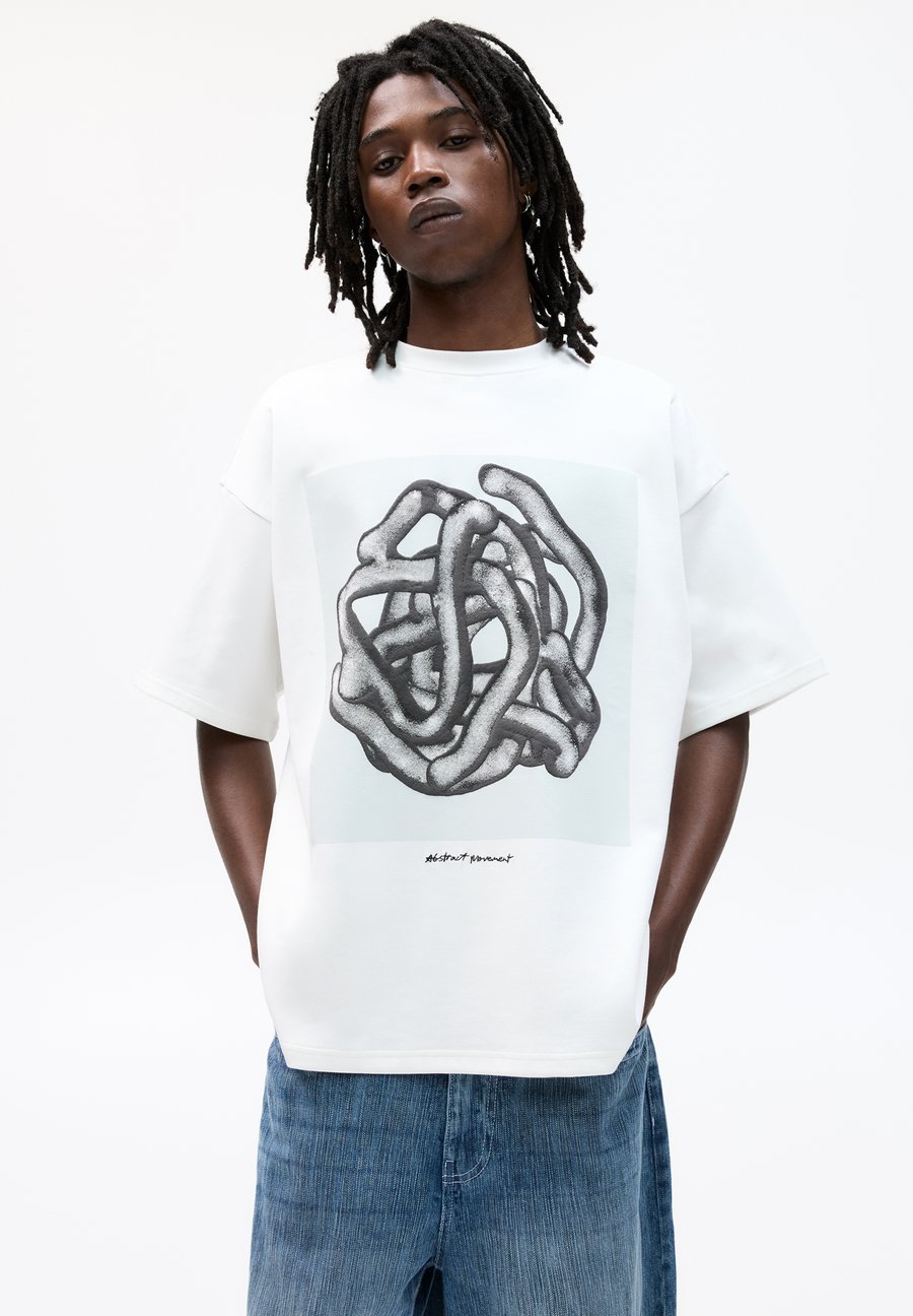 

Футболка PULL&BEAR SHORT SLEEVE ABSTRACT MOVEMENT , White