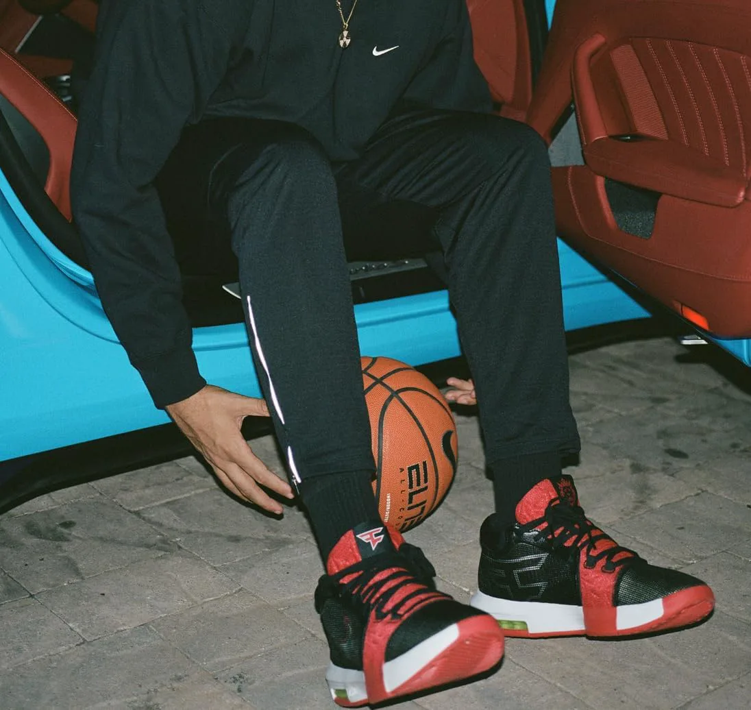 

Мужские баскетбольные кроссовки Nike Lebron Witness VIII, черный/красный/белый