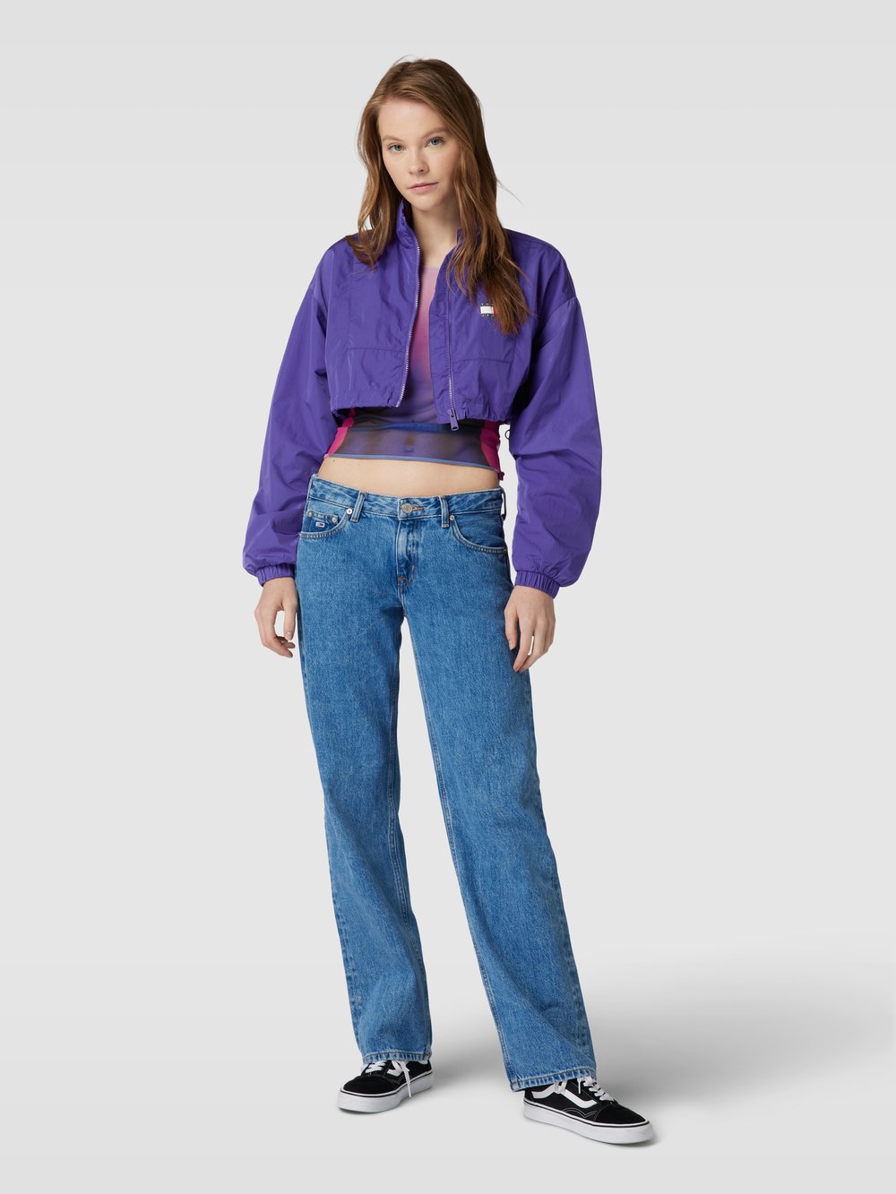 

Укороченная ветровка с нашивкой-лейблом Tommy Jeans, фиолетовый