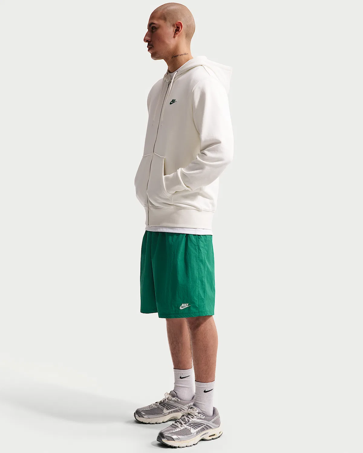 Мужские спортивные шорты Nike Sportswear Club, Malachite/White — фото 4