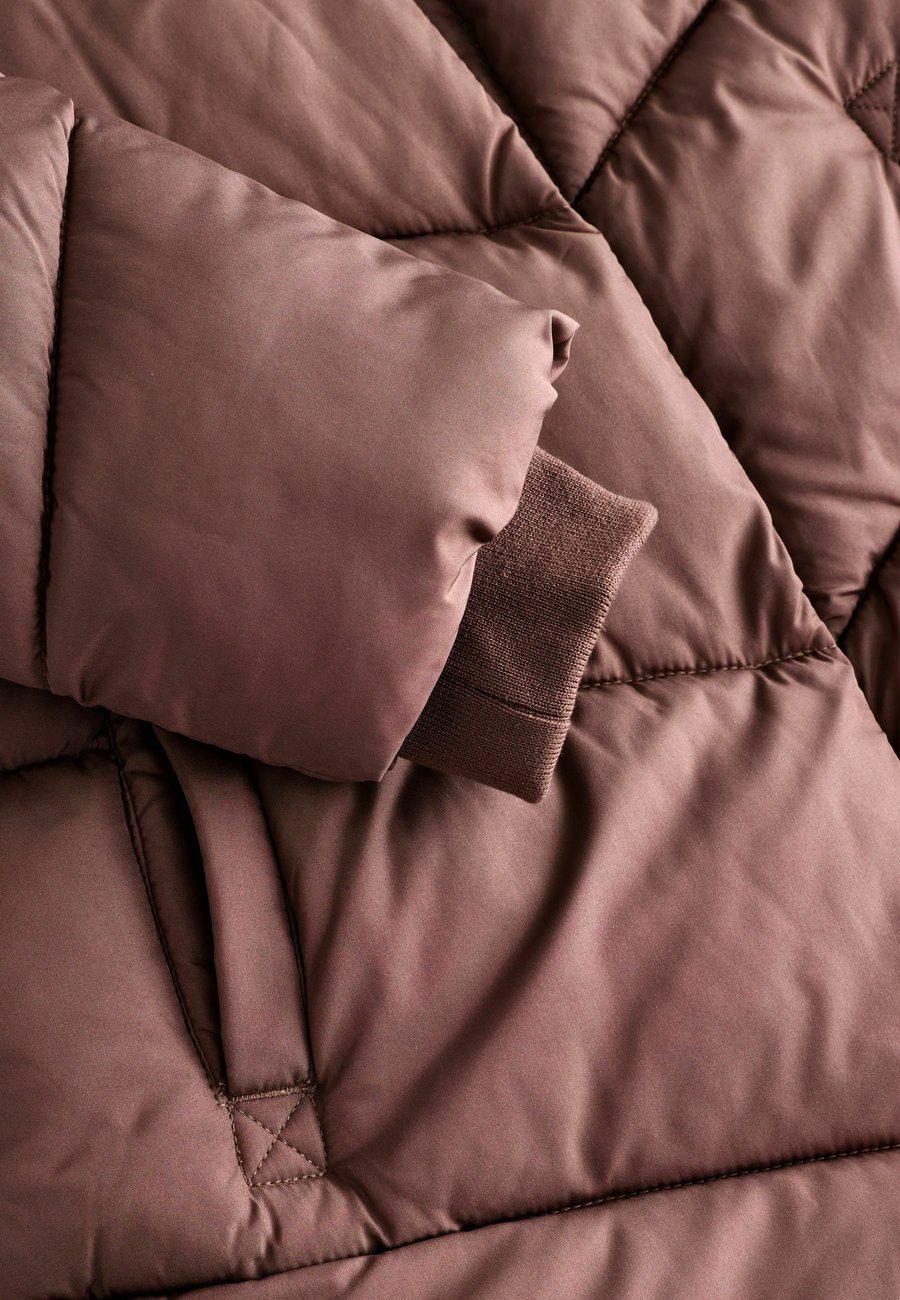 Зимнее пальто Next SHOWER RESISTANT CHEVRON DUVET PADDED STANDARD, Mocha Brown/Brown — фото 3