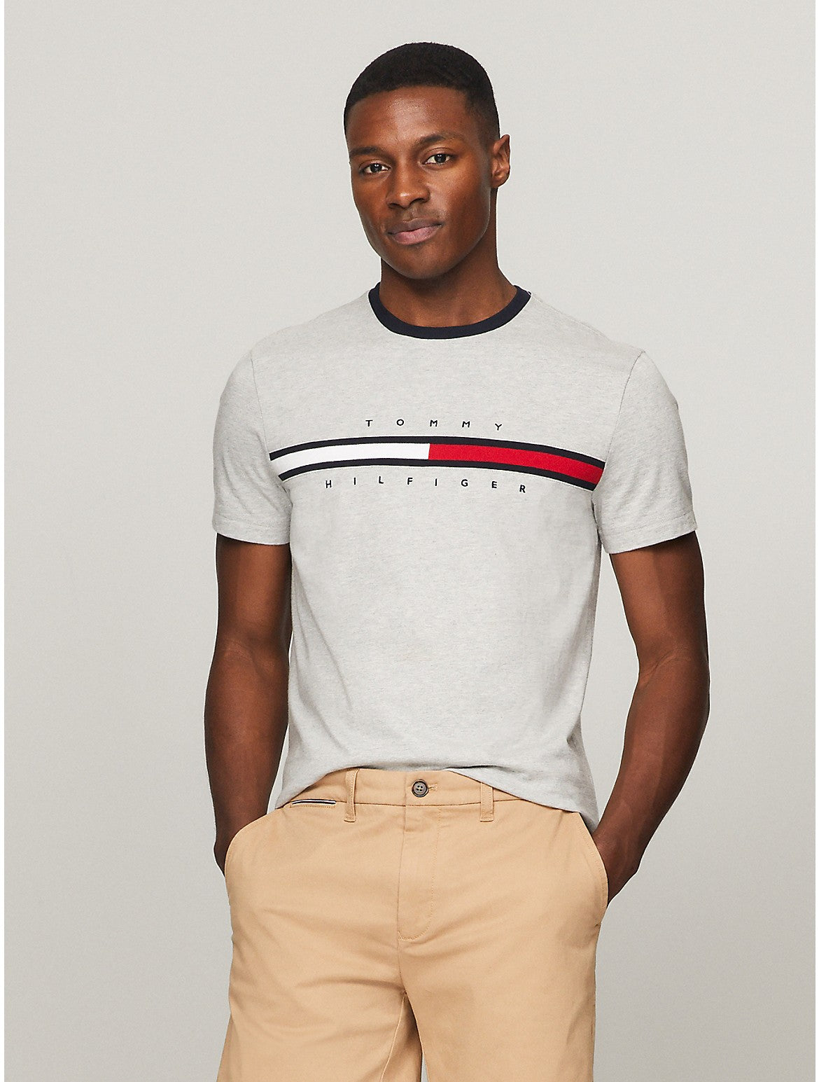 

Мужская футболка Tommy Hilfiger с логотипом-флагом, цвет grey heather
