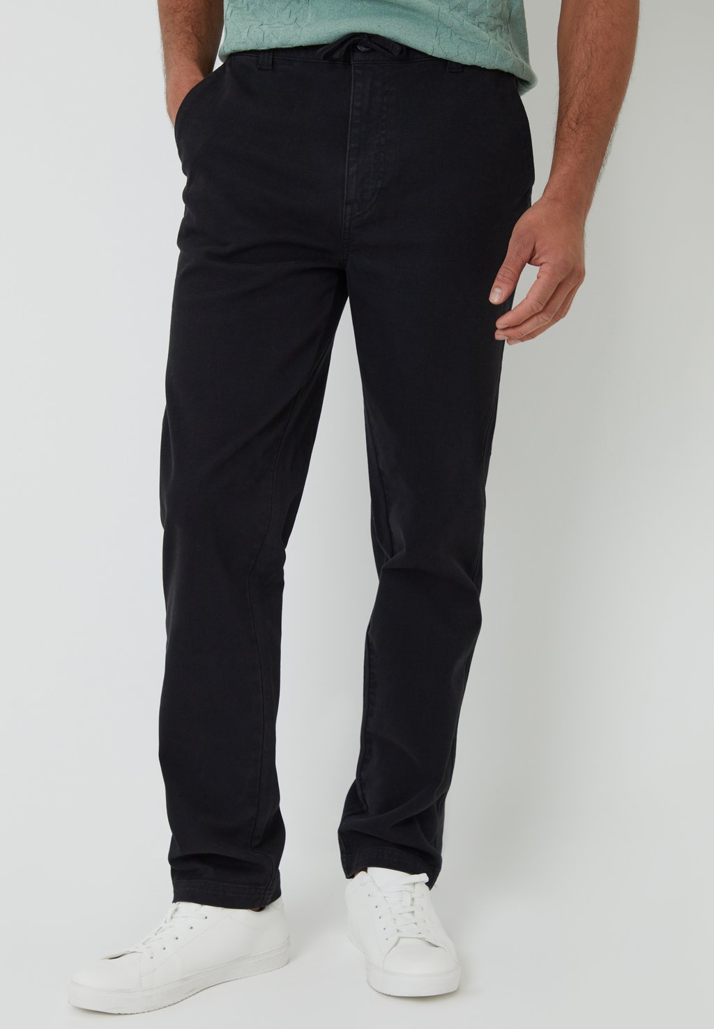 

Брюки CARPELLO Threadbare, черный