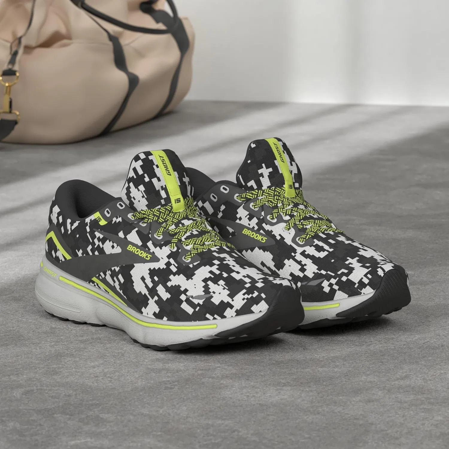 Мужские беговые кроссовки Brooks Ghost 15 нейтрального цвета, Black/Ebony/Nightlife — фото 2