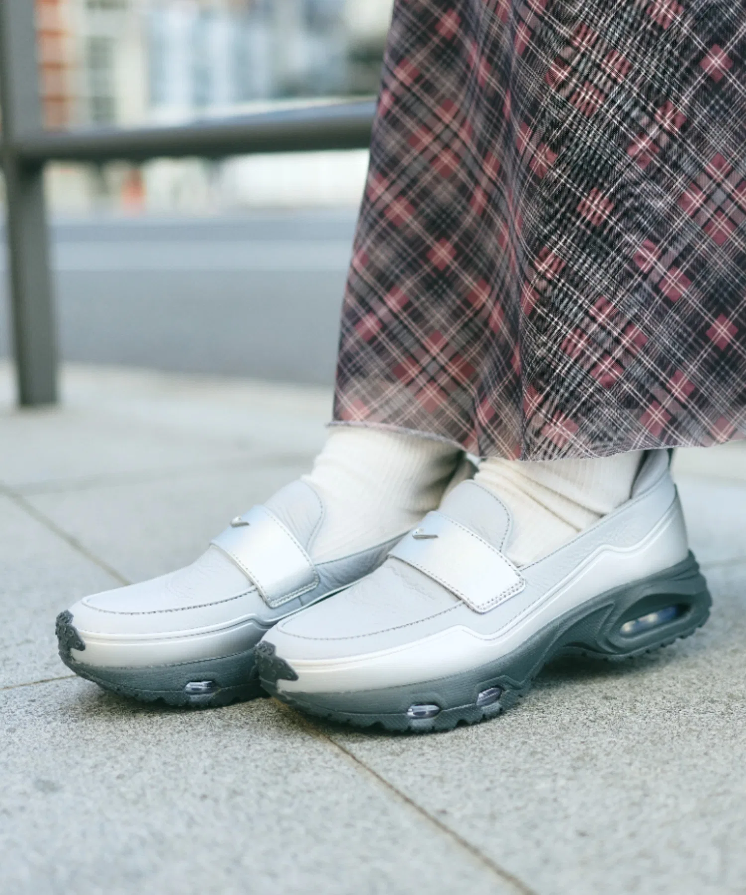 Унисекс кроссовки Nike Air Max Phenomena IV4690-099 серые — фото 2