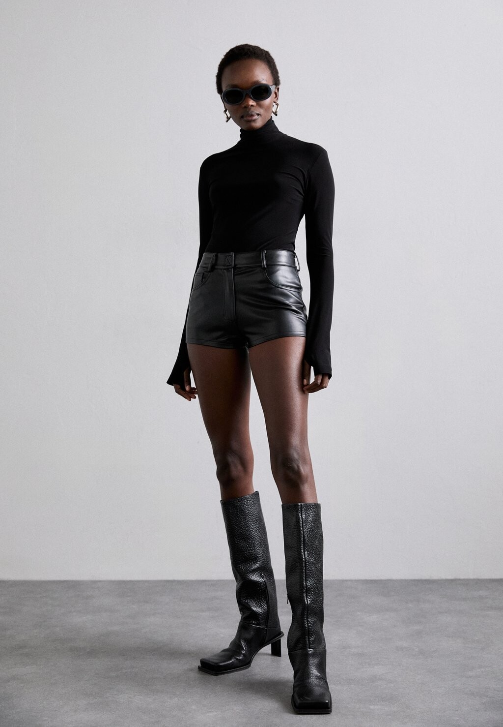 

Шорты HIGH WAIST Norma Kamali, черный