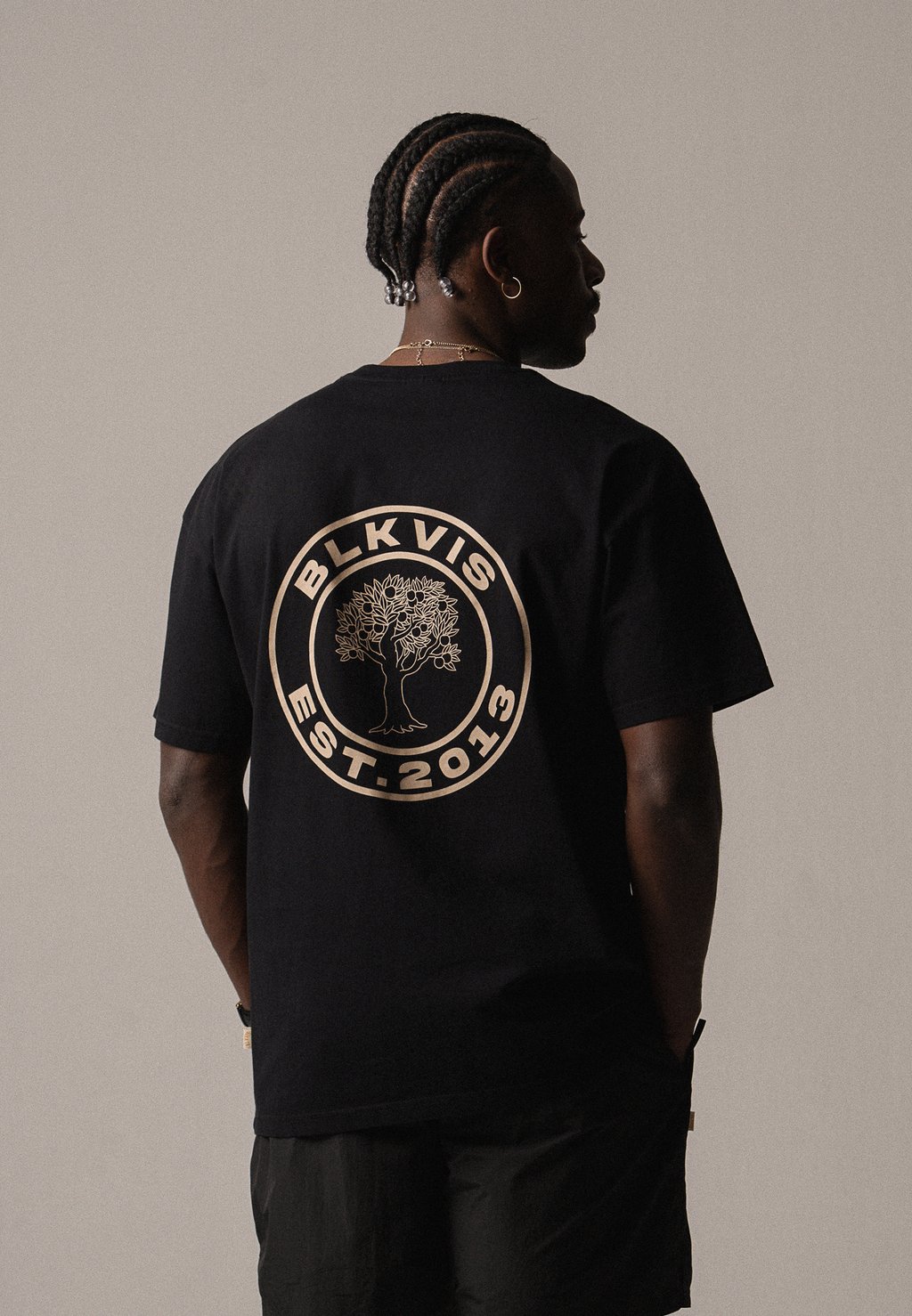 

Футболка с принтом SOURCE TEE BLKVIS, черный