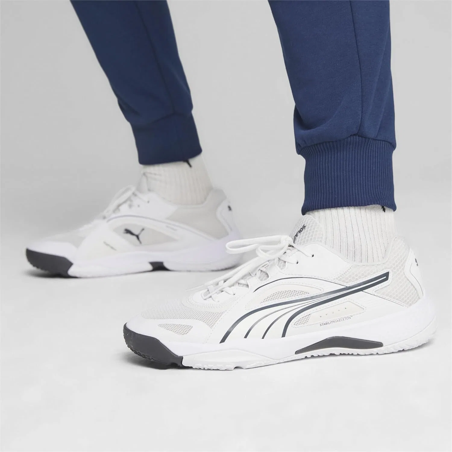 Универсальные кроссовки для игры в помещении Solarstrike II PUMA, Puma White Shadow Gray — фото 2