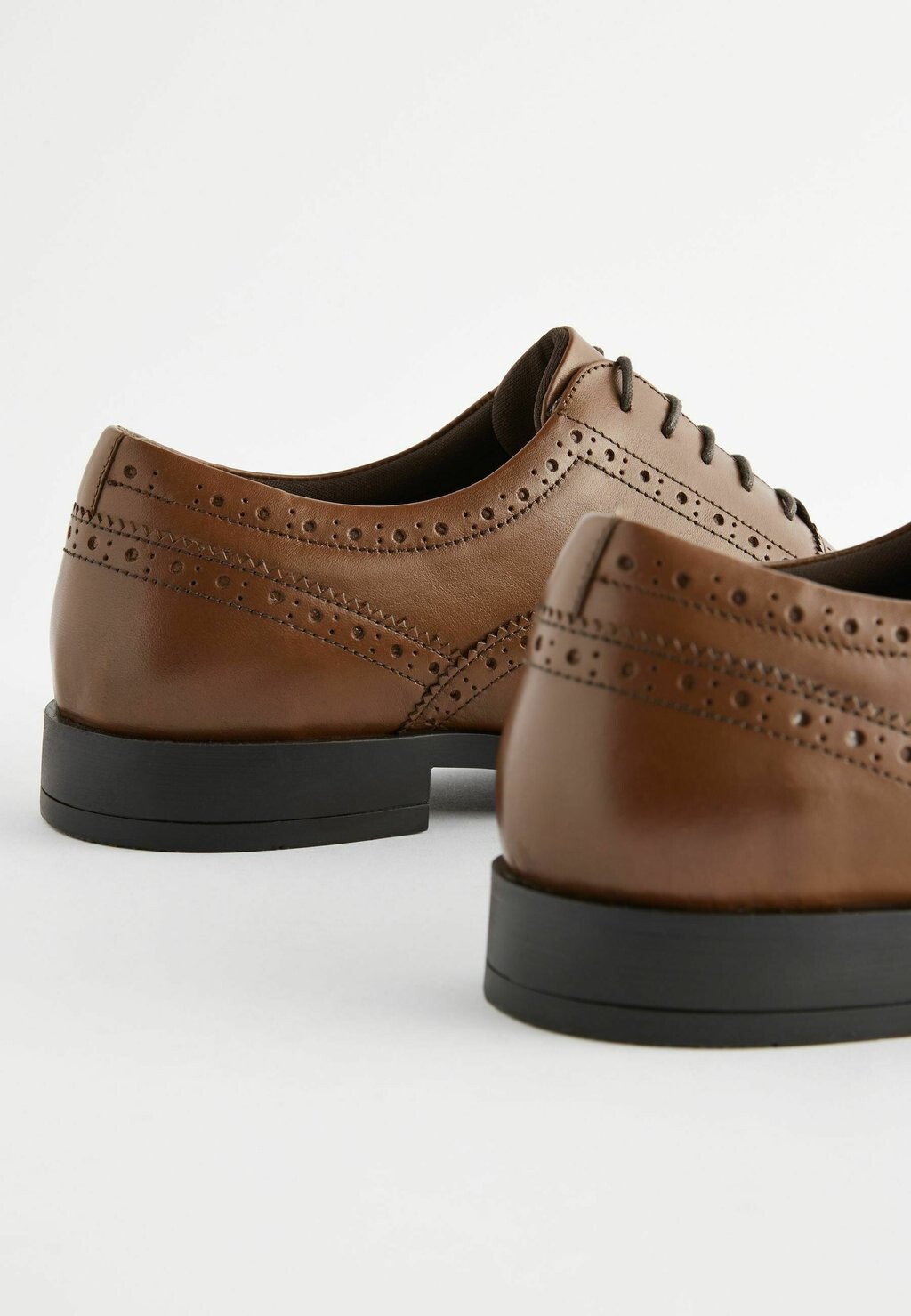 Деловые туфли на шнуровке OXFORD BROGUE Next, коричневый — фото 3