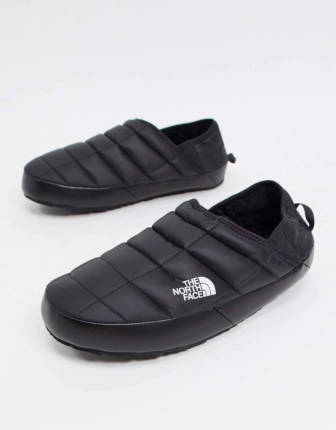 

Черные сандалии The North Face Thermoball Traction