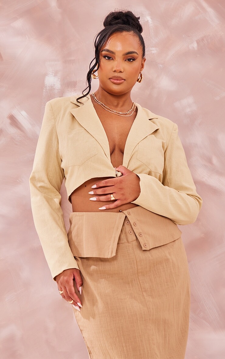 

PrettyLittleThing Укороченный блейзер цвета песочного льна Plus