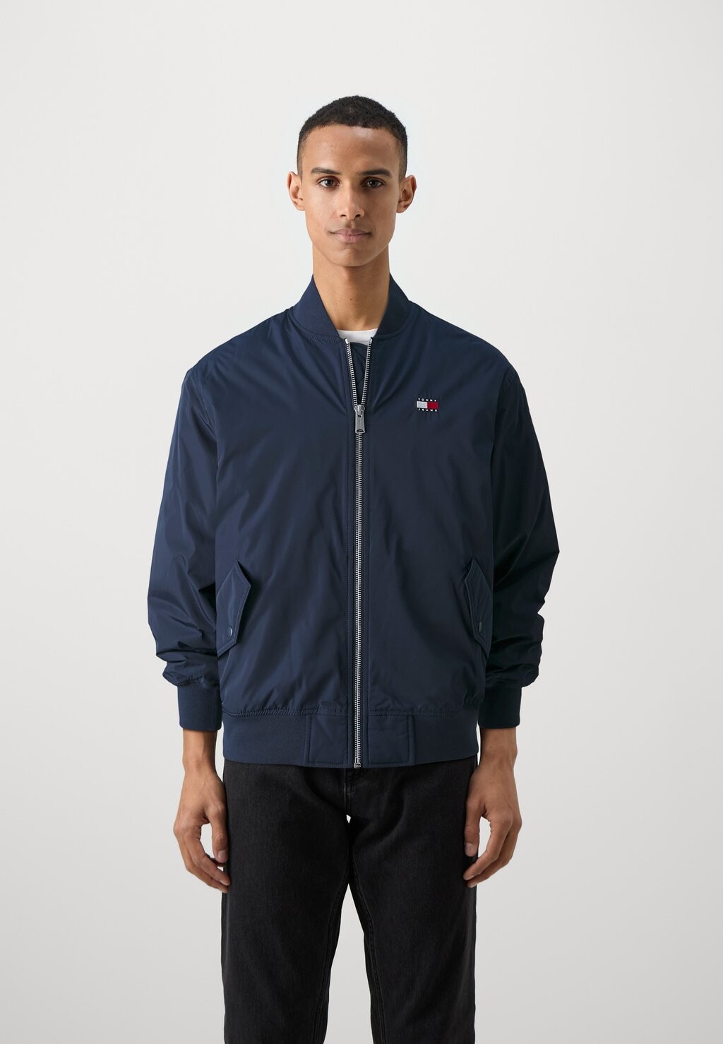 

Куртка-бомбер ENTRY BADGE Tommy Jeans, темно-синий