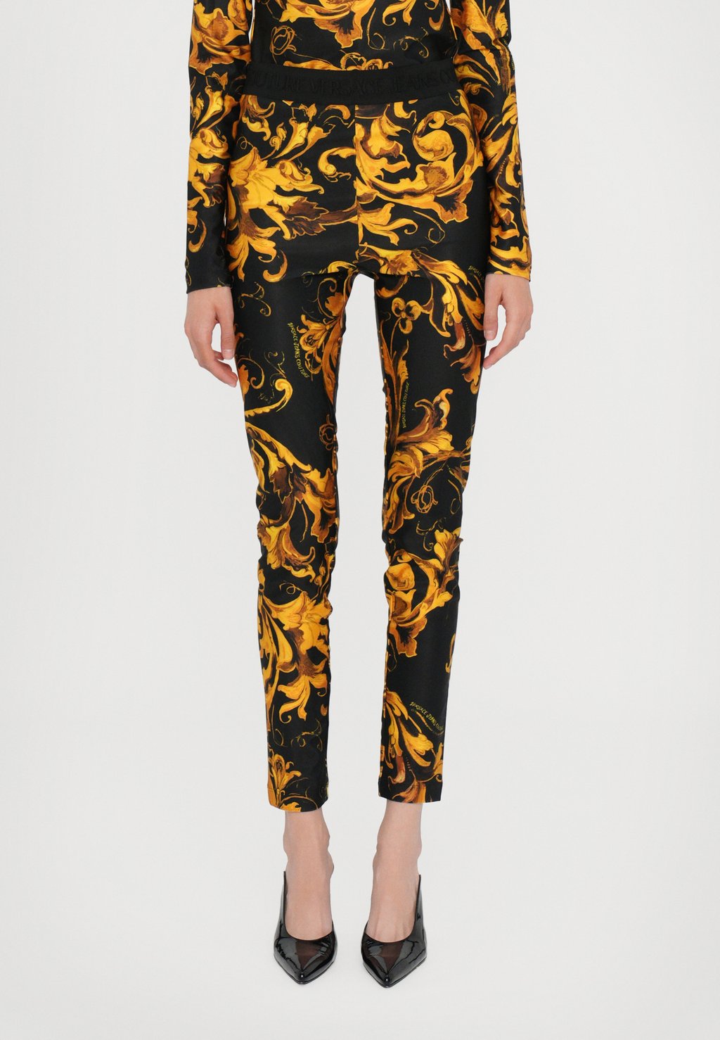 

Леггинсы TAPE Versace Jeans Couture, черный