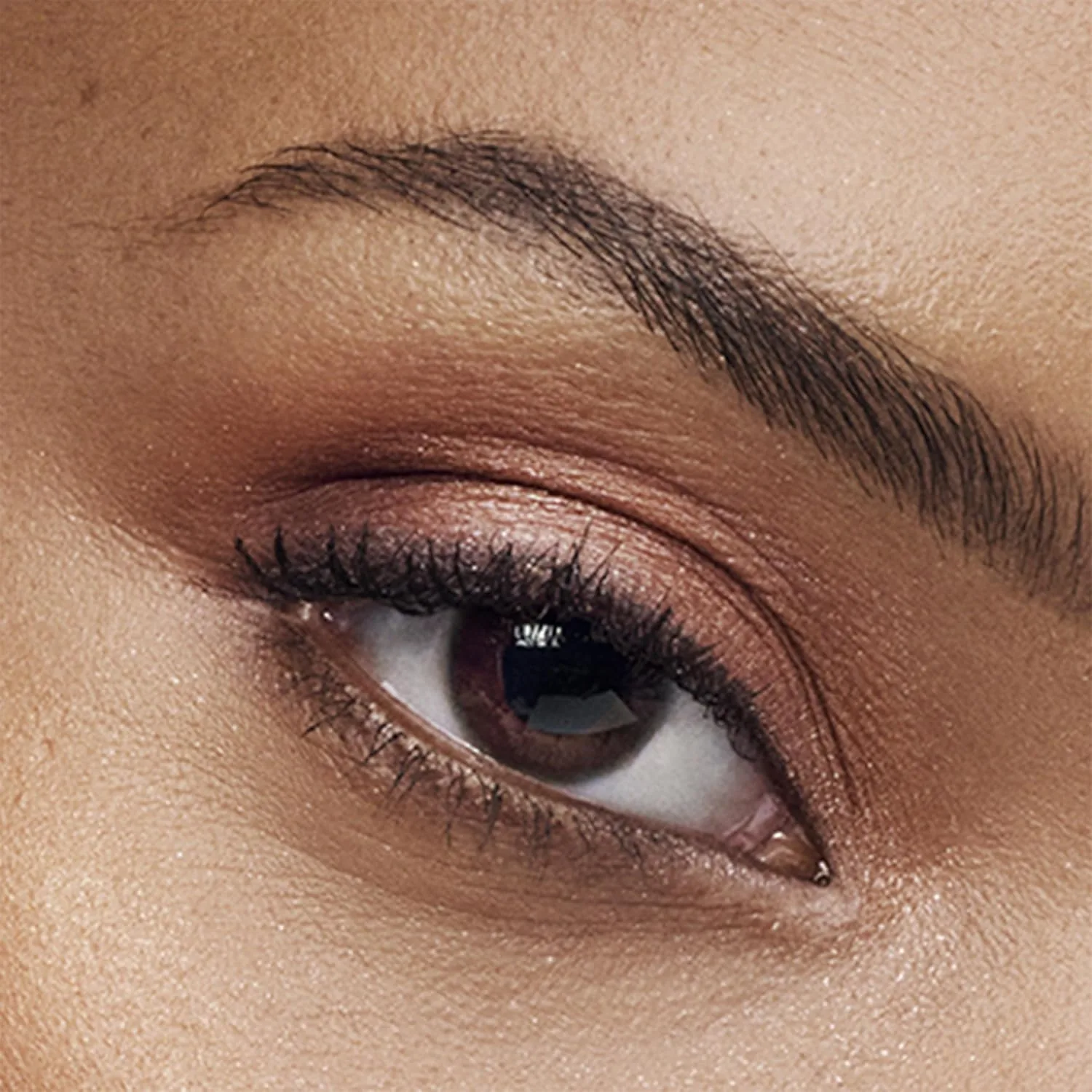 Палетка теней для век Estée Lauder The Essential Eyeshadow Quad Long-Lasting Palette | Shape, Sculpt, Magnify, 0.14 унции, Power Brunch - Multi: warm pale peach (matte), warm rose (satin), cool lilac (shimmer) and cool Bordeaux (matte) — фото 2