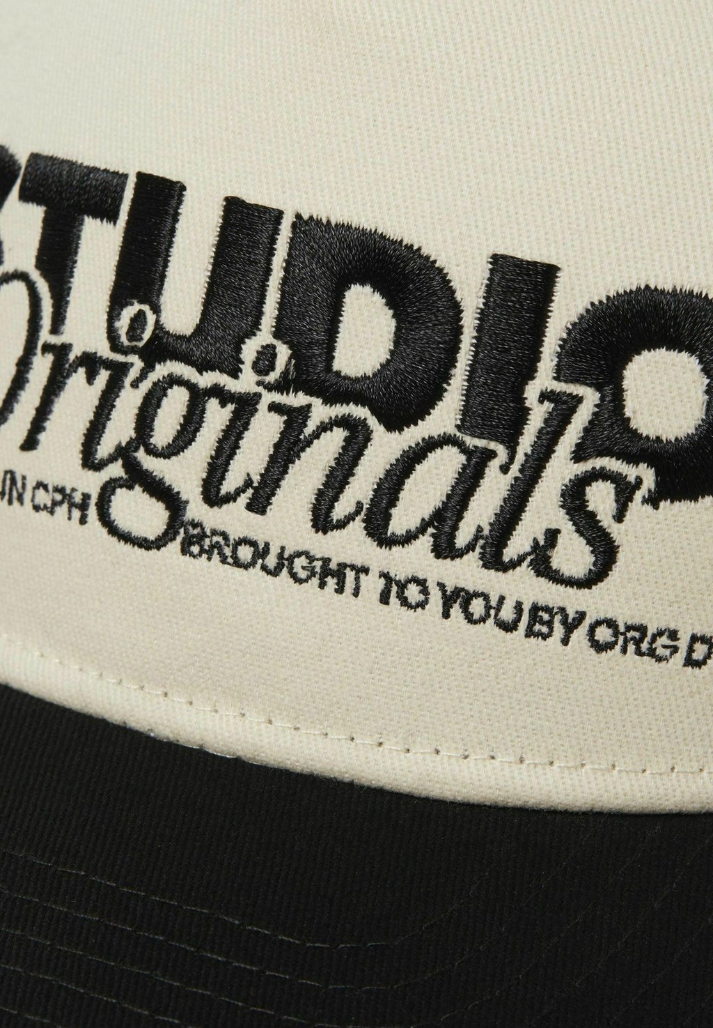 

Бейсболка Jack & Jones, черный