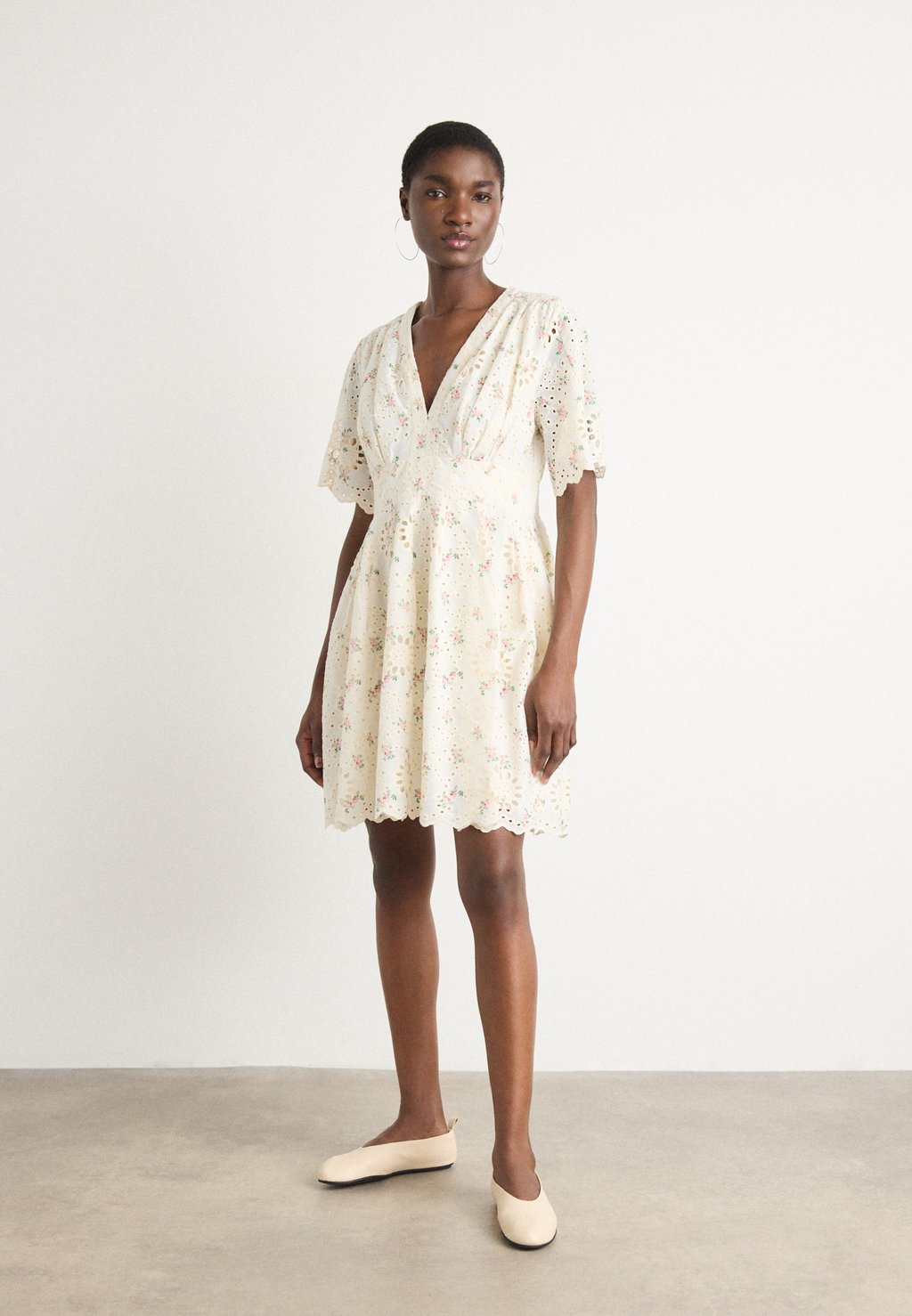 

Повседневное платье DRESS Cras, белый